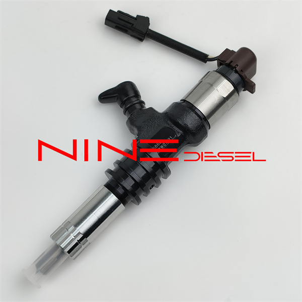 095000-6860 ME304627 injector